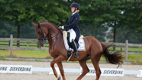 Emma Kanerva ja Greek Air piaffissa Herzlakessa viime vuonna.