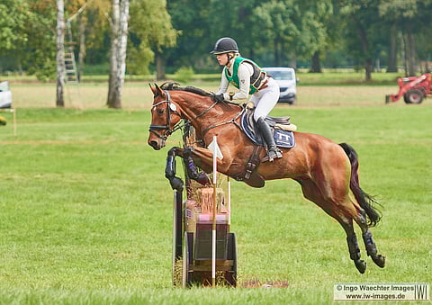 Anni Huovinen ja Bonmahon Blue Grass.