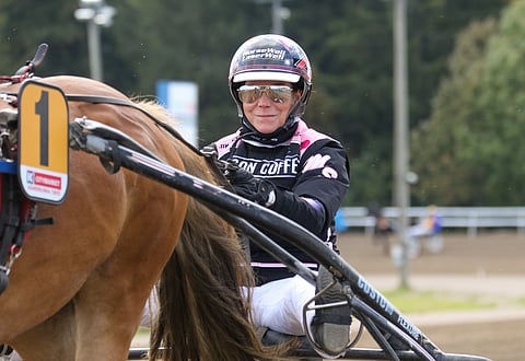 Miia Salminen ohjastaa ideavihjeen varmaa Zetaimea.