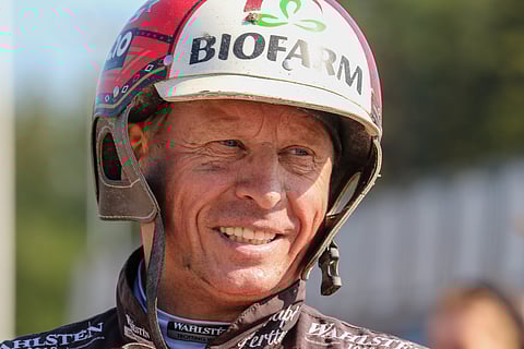 Tapio Perttunen on E.L. Impressiven ohjissa.