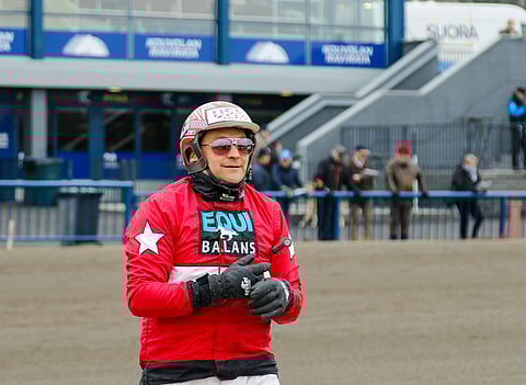 ”Mahtavat fiilikset. Onhan se varmasti mieletön kokemus harrastajalle", Henry B Bollström hehkuttaa.