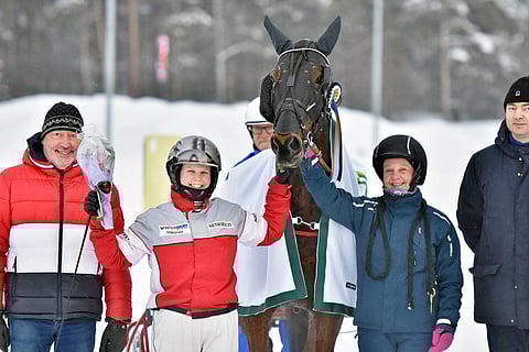 Veera Vekola on pärjännyt omistamallaan ja valmentamallaan Frozen A.F.:llä.