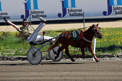 Katariina Säteri tuulettaa Desna Ween voittoa.