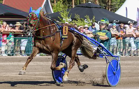 Parvelan Retun kausi alkoi tyylikkäällä voitolla.