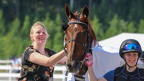 Majestic Man voitti vuosi takaperin Suur-Hollola-ajossa oman välieränsä ja sekös hymyilytti Jonna Irriä.