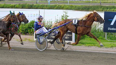 Fransson paineli Derby-finaaliin karsintavoittajana.