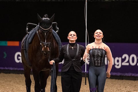 Jessica Laxen, Nanna Klinge ja hevonen Quin af Österholm.