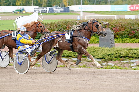 Tähtisekki vyöryi vakuuttavaan voittoon johtavan rinnalta.