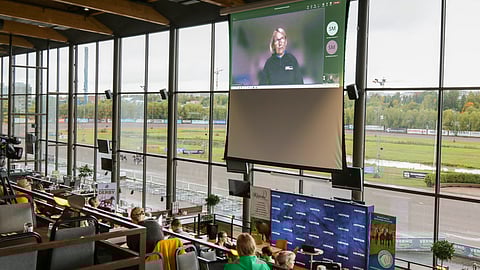 Marjaana Alaviuhkola avasi Katse hevosen hyvinvointiin -seminaarin.