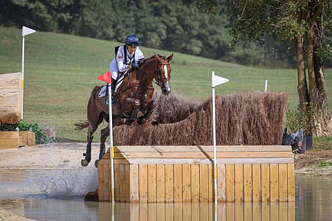 Yasmin Ingham ja Banzai du Loir maastokokeessa, jossa ratsukko otti 1,2 virhepistettä ylitetystä enimmäisajasta.