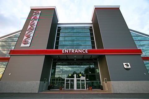 Pikkujoulu pidetään Powerparkin karting-hallissa.