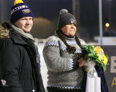 Heikki Häyhä palkitsi Nina Pettersson-Perklénin Kratos Di Quattron voitosta.