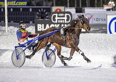 Downshifter karkasi Kuopiossa johtavan rinnalta, vaikka vastassa oli kuudesti peräkkäin voittanut Hertus.