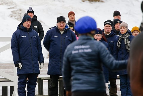 Kirjoittaja pohtii, olisiko jalostusarvostelussa hyödyllisempää kertoa miksi oriista on tullut hyvä kilpahevonen, kuin keskittyä rakennevirheisiin.