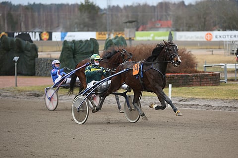General Norrgård lähtee kokeilemaan siipiään Ranskaan.