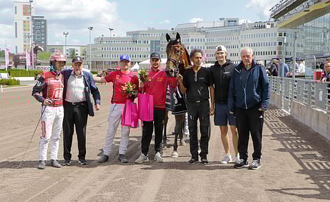 Celiaz ja Santtu Raitala saivat onnittelut Solvallan veteraaneilta, Kjell "Checca Bulwark" Lindholm ja Ove "Lacke" Flodqvist.