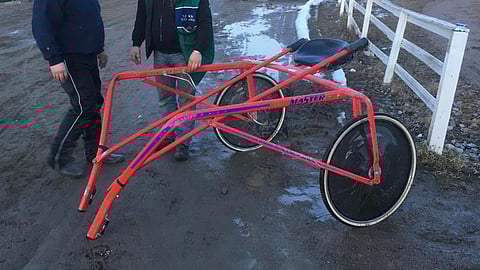 Killerillä rikkoontuneet Master-kärryt.