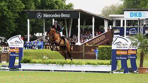 Mikko Piirala ja Cayenne hyppäsivät alkuradan, jossa muun muassa tämä 3,8 metrinen vesihauta.