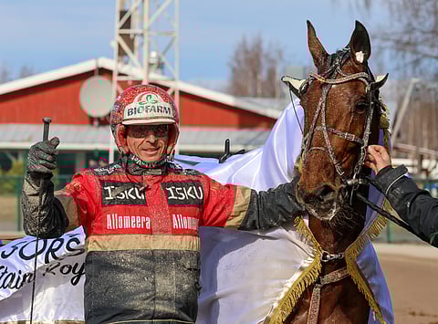 Tapio Perttunen suuntaa toiveikkaana Solvallaan voittoputkessa liitävän Global Bewaren kanssa.