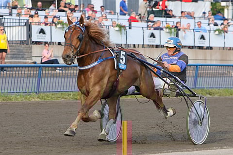 Arto Laaksonen sai nautiskella valmentamansa Jokirannan Lahjan tarjoamasta ylivoimavoitosta Kouvolan perjantairaveissa.
