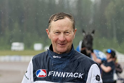 Pekka Korven tai hänen tallinsa vauhti ei tunnu hiipuvan. Perjantaina starttilupaa hakee kaksi kovasukuista varsaa.