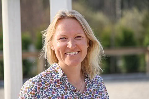 Nina Fagerström haaveilee isommasta tallillisesta kisahevosia ja pitää itsensä valmiina sitä päivää varten, kun se tapahtuu.