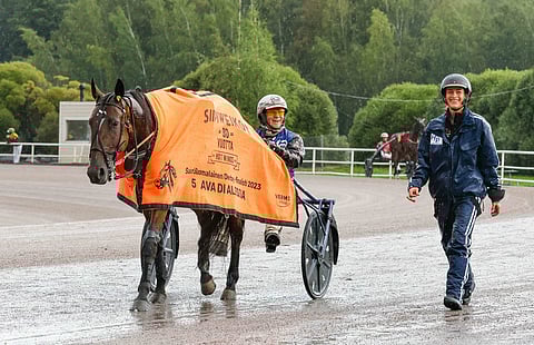 Karin Vahesalu saatteli Ava di Alessian Derbyn finaaliin.