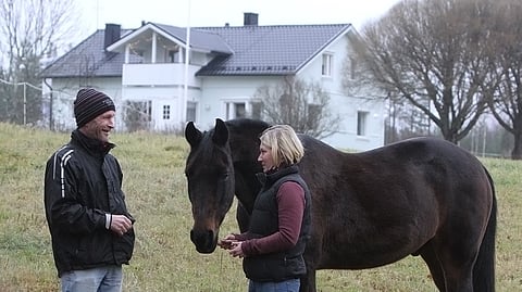 Jukka Lahtinen, Nipe Joyride ja sen omistaja Verna Väisänen HU:n Vielä on virtaa -jutussa syksyllä 2018.