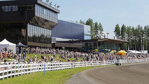 Mikkelin raviradan johto saa kritiikkiä alueen hevosihmisiltä.