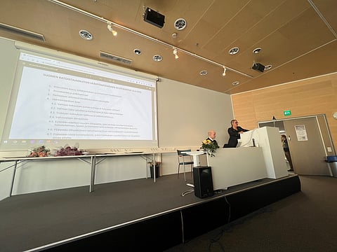 Kevätkokous pidettiin Tampereella, syyskokous on Vantaalla. Kuvassa SRL:n toiminnanjohtaja Jukka Koivisto ja istuva puheenjohtaja Marjukka Manninen.