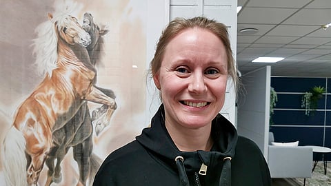 Eläinlääkäri Inka Tuominen vaikuttaa Tampereella, mutta on ottanut jo tuntumaa keskusjärjestön tiloihin Vermossa.