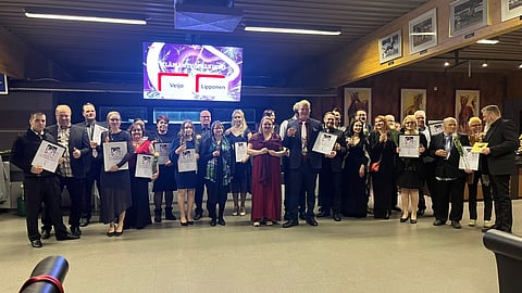 Pohjois-Karjalan ravigaalassa palkitut yhteiskuvassa.