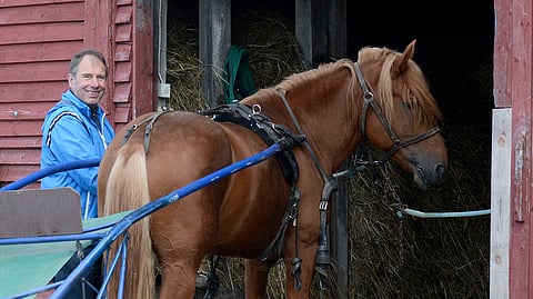 Tapio Mynttinen odottaa innolla Jyväskylän Kuninkuusraveja, vaikka oma hevonen Vapperi onkin menestyksekkään kilpauransa päättänyt.