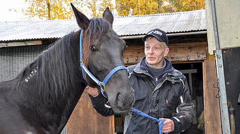 Mika Seittu M.T. Justawinnerin kanssa vuonna 2019.