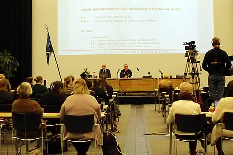 Ylimääräinen liittokokous järjestetään SRL:n toimitiloissa Helsingin Pitäjänmäellä, mutta jäsenet osallistuvat siihen etänä.