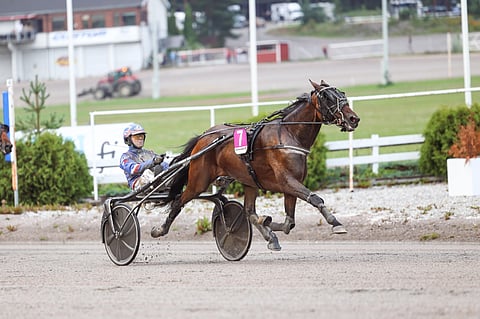 Olli Koivusen ajaman Double Striken kirissä oli nyt tekemisen meininkiä.