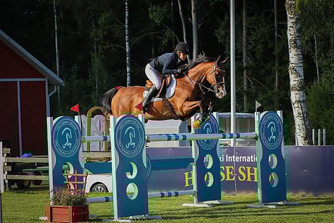 Janna Huhtanen ponkaisi kärkeen SM-kisassa.