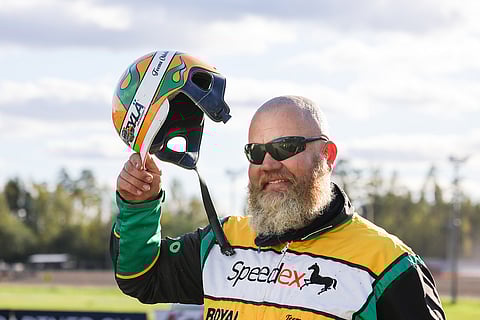 Teemu Okkolin ajoi Cajsa Rokin keulasta helppoon voittoon Seinäjoen SE-kokeessa.