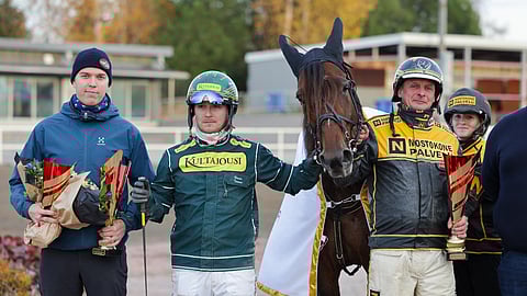 St. Legerin vei nimiinsä Jukka Hakkaraisen valmentaja Massimo Hoist.