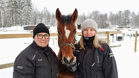 Maarit Rönkkö (vas.), Ladyu Bank Artist ja Emmi-Noora Lukkari