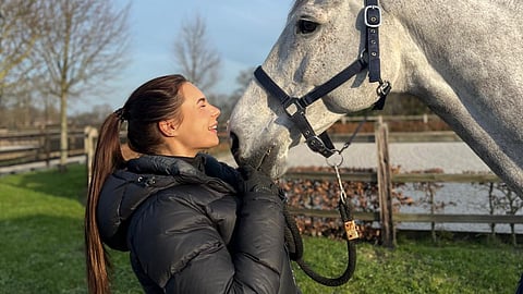 Haaveena olivat hevoshommat, mieluiten Hollannissa. Kimohevonen on aiempia hoidettavia, Jamie nimeltään.