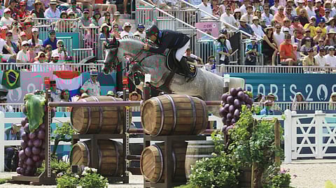 Ruotsin ratsastajainliitossa pidetään äärimmäisen vakavana sitä, että huippuratsastajat ovat ilmaisseet tyytymättömyytensä. Mukana kirjeen kirjoittajien joukossa on muun muassa Rolf-Göran Bengtsson, joka kuvassa ratsastaa Zuccerolla Pariisin olympialaisissa.