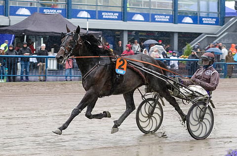 Oscar L.A. rattaillaan Joakim Lövgren
