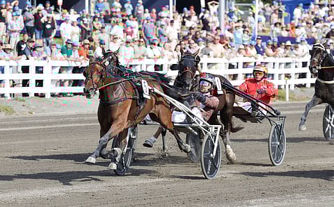 Daniel Redén pääsi vaihteeksi juhlimaan myös ohjastajana huippulähdön voittoa. Double Deceiverin kiri puri maalisuoralla. Alessandro Gocciadoron Banderas Bi tuli hyvävoimaisena sen selässä toisena maaliin.