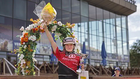 Heta Huuskola tuuletti historiallista Suomen mestaruutta.