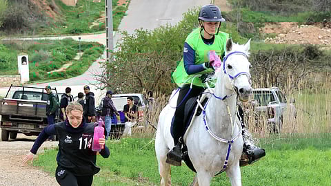 Saana Nieminen nuorten maailmanlistan ykköseksi matkaratsastuksessa