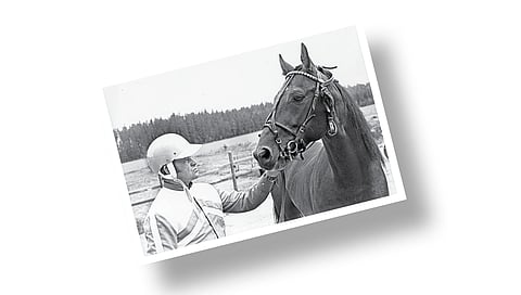 Kuva-arvoitus – tunnistatko kuvan hevosen ja ihmisen?