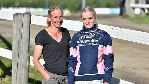 Elina Miettusella on vahva ravitausta jo äitinsä Pirjo Paavolan kautta.