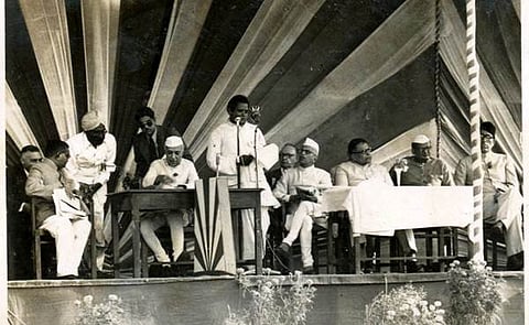 Nehru and parts of his cabinet at Sindri, March 1952.
Photos / Pran Prashad
