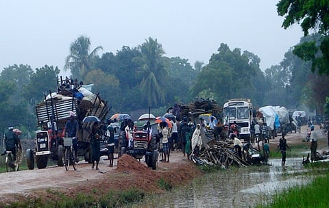 Civilians fleeing the Vanni in 2009. flickr/ trokilinochchi